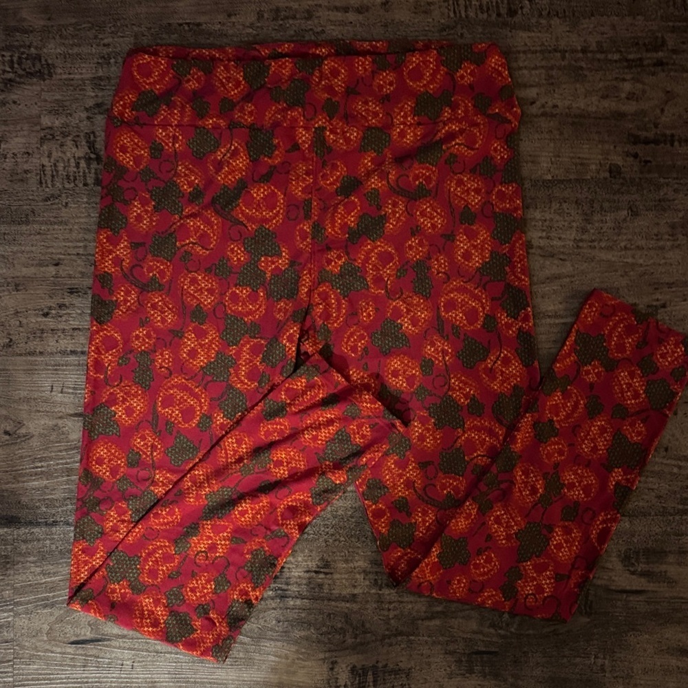 LuLaRoe Pumpkin 🎃 Patterned Leggings